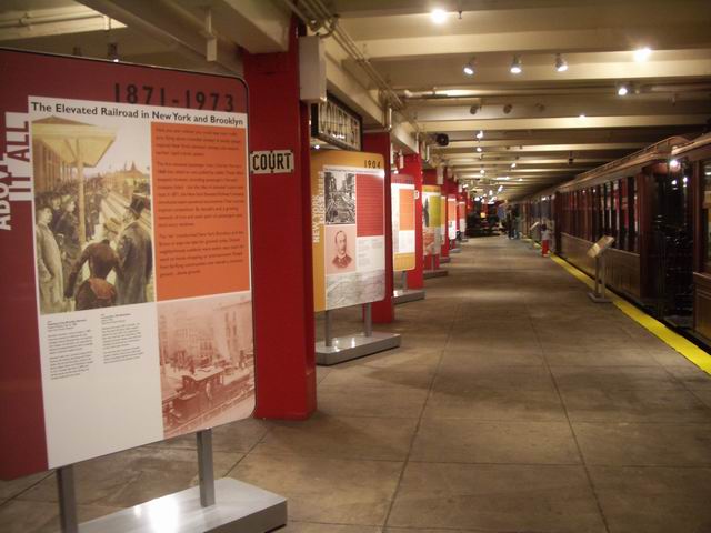 ニューヨーク交通博物館: NYの街角 by ニュー・ニューヨーカー